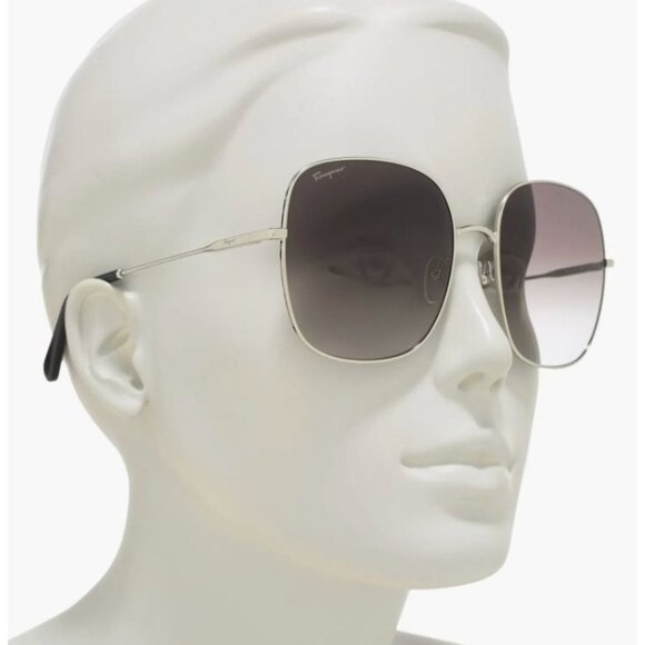 NWT Salvatore Ferragamo SF300S - 041 Oversized Ladies Sunglasses